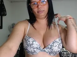 Amateur Adult Webcam of latinaflower_ts