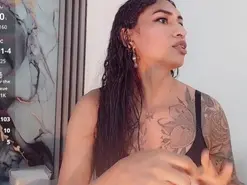 Amateur Live Sex Cam of khiara_moretti