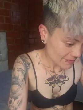 Cam4 Live Sex of Megan222_