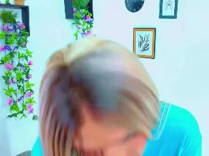 Cam4 Free Live Porn of monserrat18