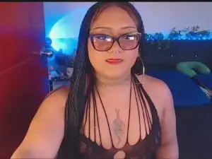 Cam4 Free Live Porn of LiaSamanthaM