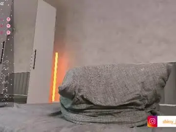 Chaturbate Live Sex Cam of shinyjen
