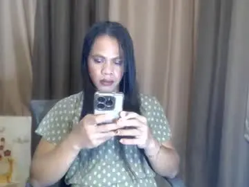 Chaturbate Live Porn of reyna_33mhalia