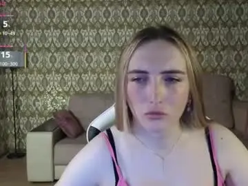 Chaturbate Live Sex Cam of vi_luxxxy