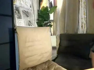 Chaturbate Live Sex Cam of kylie_iyutera