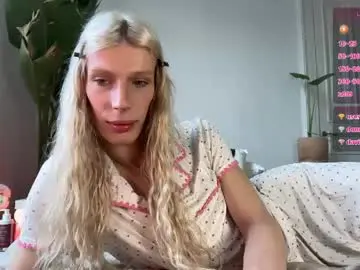 Chaturbate Sex Cam of hung_angel_xxl