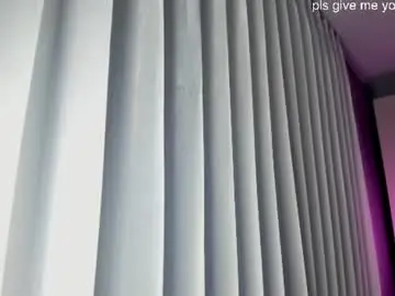 Chaturbate Live Sex Cam of reginainspace