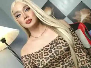 Chaturbate Live Sex Cam of lovers_moon22