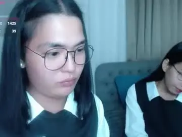 Chaturbate Live Sex Cam of zhaviahale