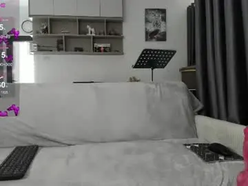 Chaturbate Live Porn of silverfoxxxxy