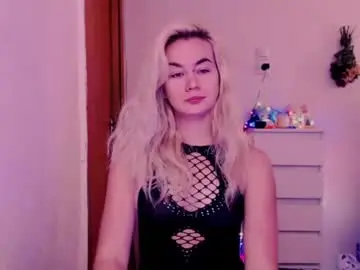 Chaturbate Live Sex Cam of carinfox