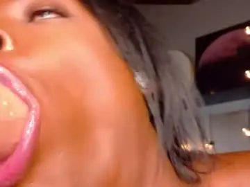 Chaturbate Best live sex cam show of nahomicampbell_