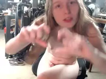 Chaturbate Free Live Porn of emeraldtgirl