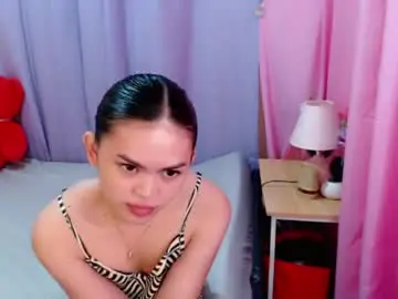 Chaturbate Live Sex Cam of yourlovelytranspinay