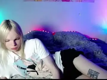 Chaturbate Live Sex Cam of emily_nyaffe