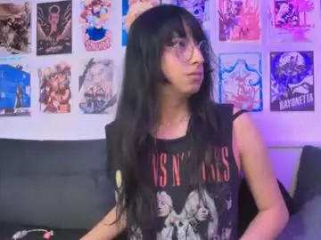 Chaturbate Live Sex Cam of snowblack_