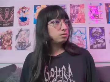 Chaturbate Live Sex Cam of snowblack_