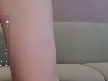 Chaturbate Nude Webcam of crystaldiva01