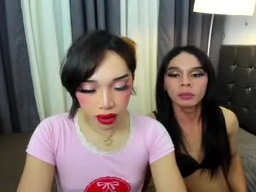 Chaturbate Nude Webcam of hugecock_pretty123