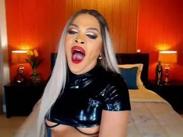 Chaturbate Adult Video Chat of urmajestytyra