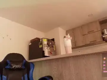 Chaturbate Live Sex Cam of adelineefoxxx