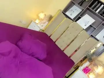 Chaturbate Live Sex Cam of mhia_hunter
