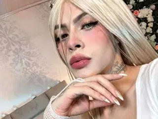 Streamate Free Porn Cam of Karolfoxxi
