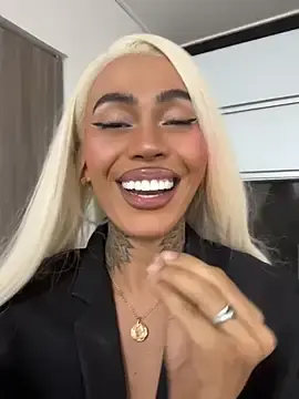 Stripchat Free Live Porn of miss_tatiana_