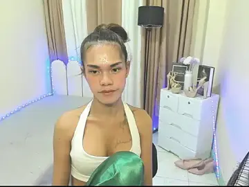 Stripchat Free Live Porn of Seductive_aliyah