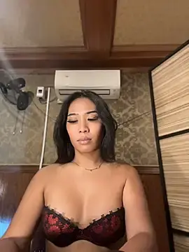 Stripchat Nude Webcam of hugecock_tamira