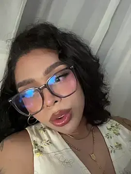 Stripchat Free Live Porn of Samantha_Bernardo