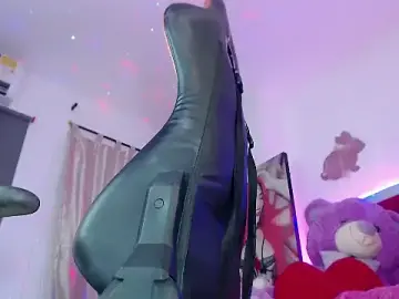 Stripchat Live Sex Cam of Latinabigcock