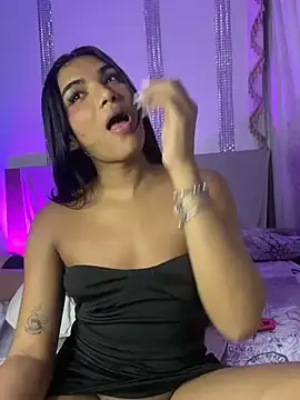 Stripchat Live Sex Cam of VeronicaSaenzx