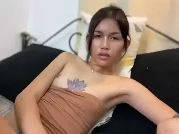 Stripchat Live Sex Cam of Larathegr8t