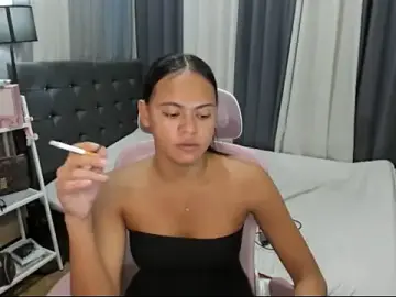 Stripchat Adult Webcam of XTsUncutMargauxX