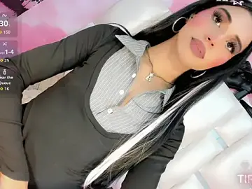 Stripchat Sex Cam of BabyAmatiis_