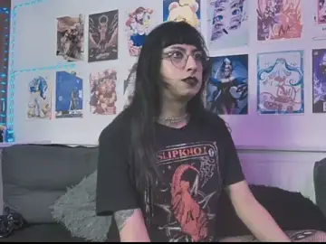 Stripchat Watch Live Sex Cams of snowblack_
