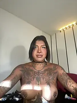 Stripchat Live Sex Cam of IsabellBigtitsxx