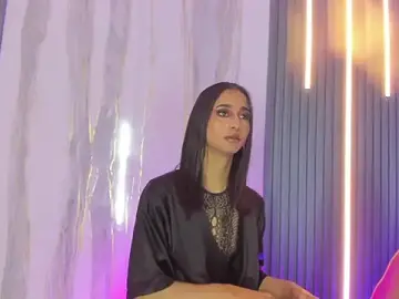 Stripchat Live Sex Cam of Miss_Isa_