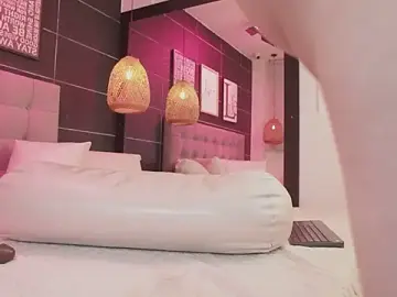 Stripchat Free Porn Cam of BellaLatinaTS