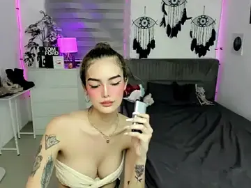 Stripchat Live Sex of AlexandraMooree