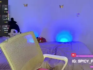 Stripchat Sex Cam of spicyferny