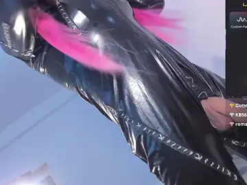 Stripchat Sex Cam of MissCarolinne