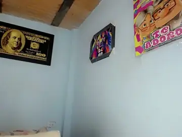 Stripchat Live Sex of Emily_Hornys20