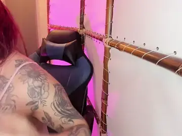 Stripchat Live Porn of Scarbadgirl_