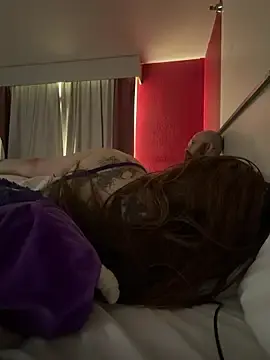 Stripchat Free Live Porn of UrHellBri-L
