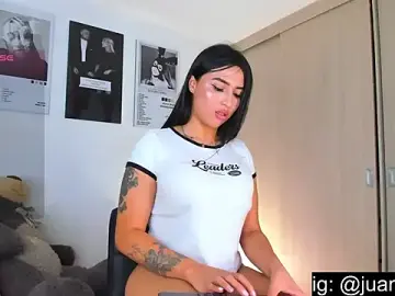 Stripchat Free Live Porn of hollyprincess_2