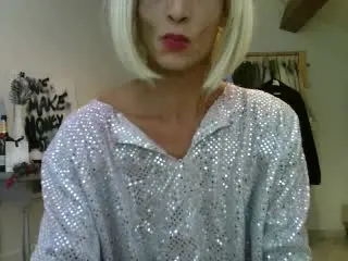 Xlovecam Live Sex Cam of LaWendy69