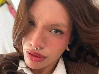 Xlovecam Sex Cam of EllaThorne